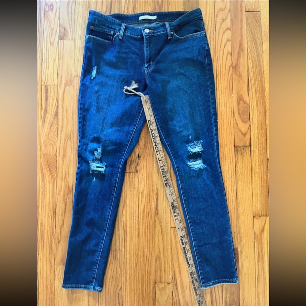 Levi’s 711 Distressed Dark Blue Women's Skinny Jeans 32